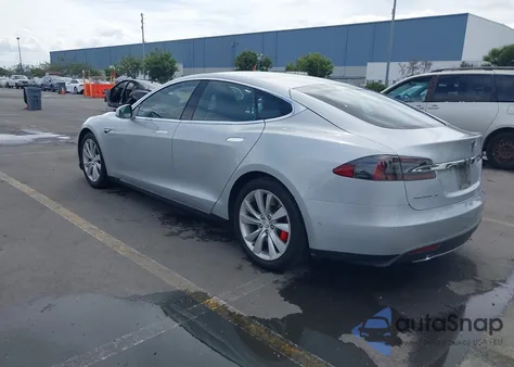 2016 Tesla Model S 90D/P100D/P85D/P90D z USA, uszkodzony, nr VIN 5YJSA1E46GF136068